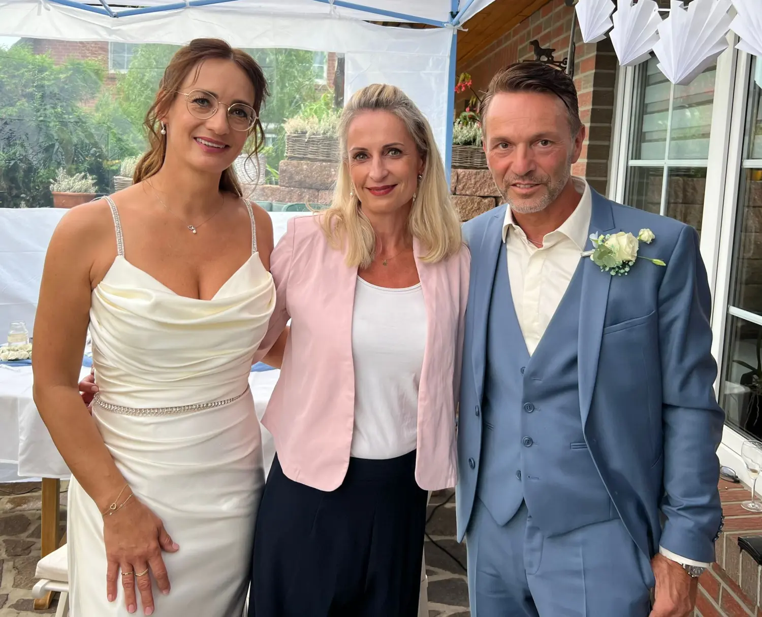 Gäste bei Hochzeit von Ein Himmel voll Worte 